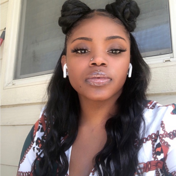 Meet your Posher, Lesley - Picture 1 of 1